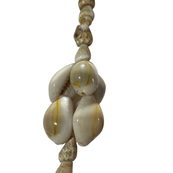Vintage Cowrie Shell Clusters Necklace - Picture 4 of 7